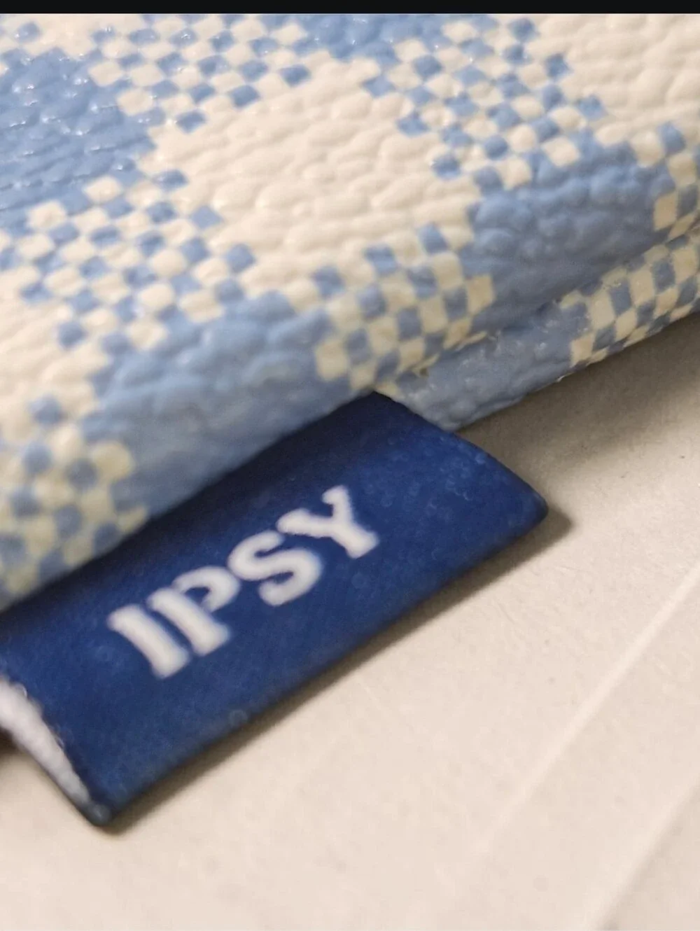 Ipsy Checkered Cosmetic Pouch w/2 Mystery Items